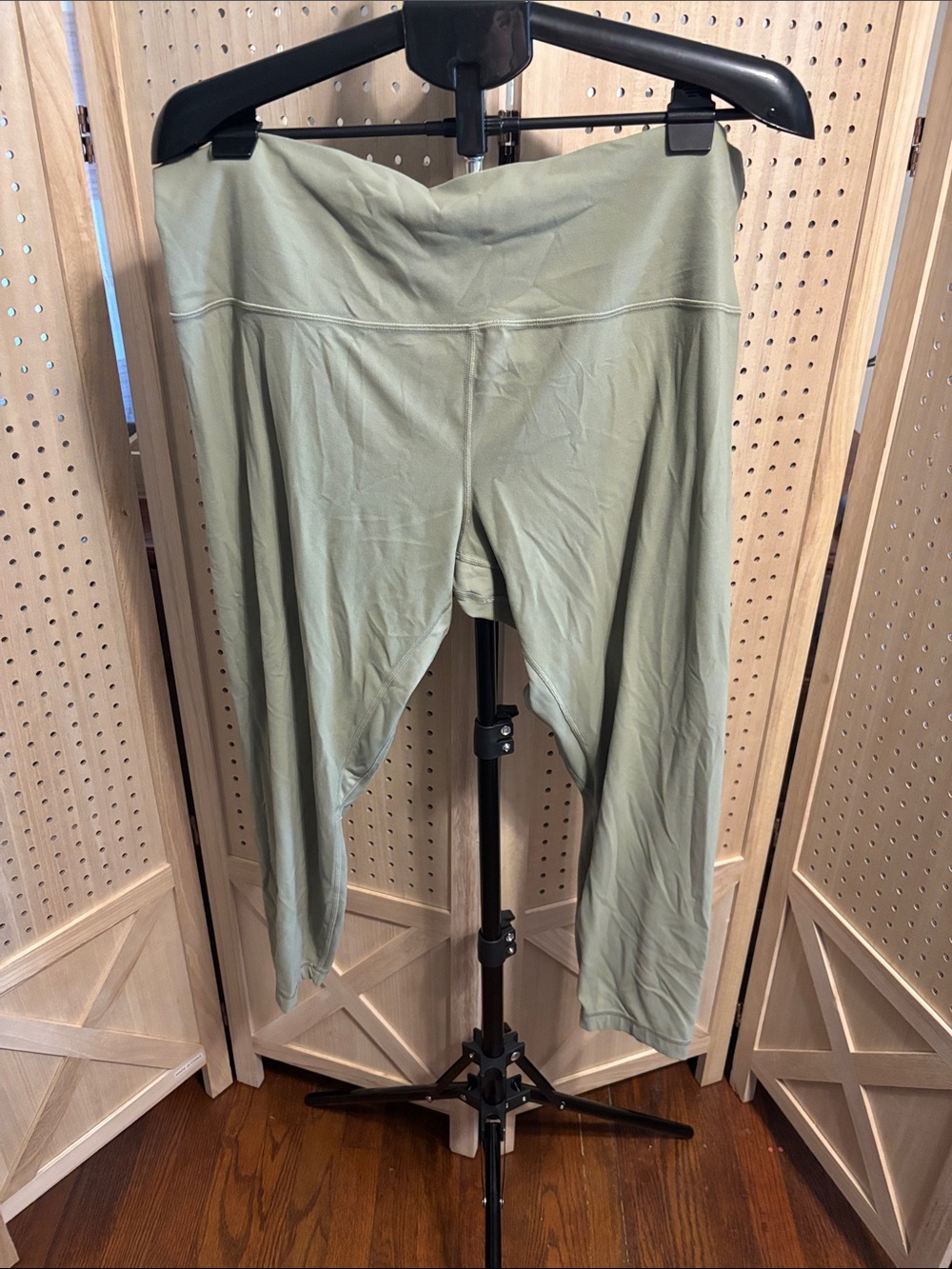 lululemon athletica sage Green High-Rise capri Leggings